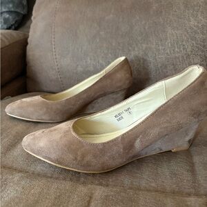 Elegant Brown Wedge Shoes